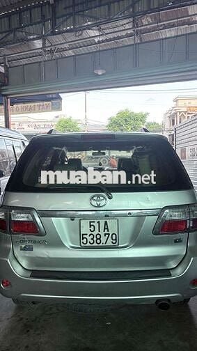 Toyota Fortuner 2009 Dầu Màu Bạc
