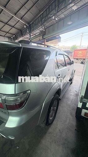 Toyota Fortuner 2009 Dầu Màu Bạc