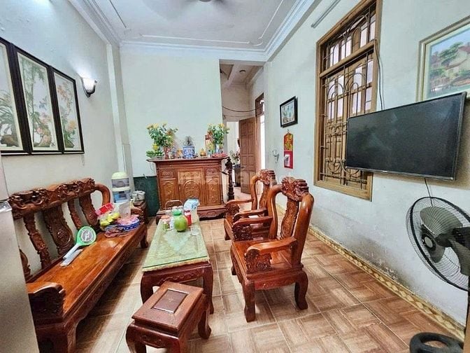 Tân Mai - 3 tầng, 100m² chỉ hơn 15 tỷ. Mặt ngõ to hơn phố - kinh doanh