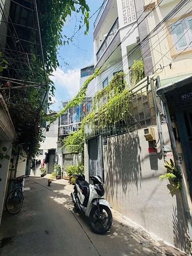 Bán nhà đẹp 3 tầng (4,3x10) 921/7 NGUYỄN KIỆM P3 Gò Vấp (Bệnh viện 175