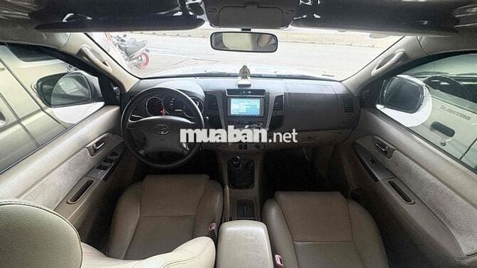 Toyota Fortuner 2009 Dầu Màu Bạc