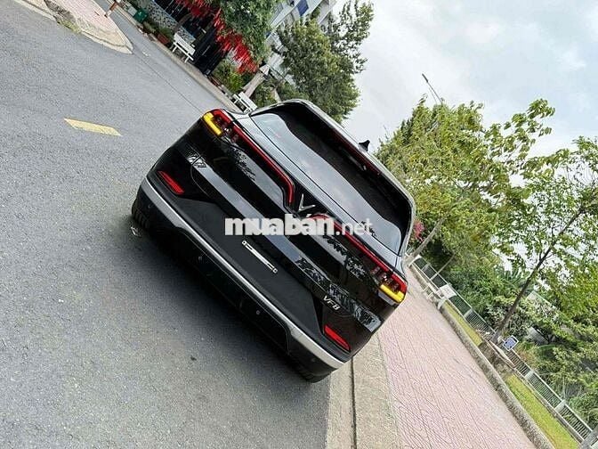 VinFast VF8 Eco 2023 Đen