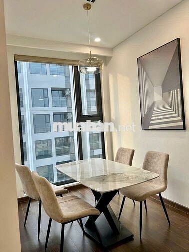 Tôi chính chủ cần bán căn 2N+ 64m2 giá 4,8 tỷ, Vinhomes Smart City.