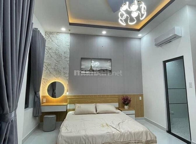 Chủ nhà ngộp bank cần bán gấp nhà 1T2L đường Bông Sao, Q8. Sổ riêng