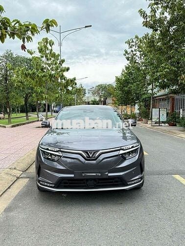 VinFast VF8 ECO/SDI 2023 Xám