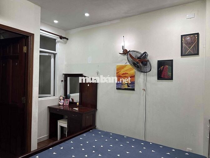 Phòng quận 1 nội thất đầy đủ giá 3tr6