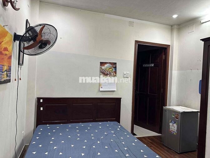Phòng quận 1 nội thất đầy đủ giá 3tr6