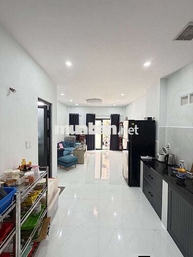 Căn bìa, ko lộ giới, 15m ra hxh, Trệt, 1 lầu, 2p 2wc. Sân trước nhà 5m
