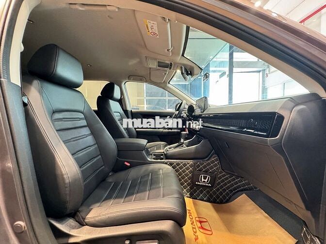 Honda CR-V L . Mua ngày 4/12/25. Odo 8000.Mới Cứng