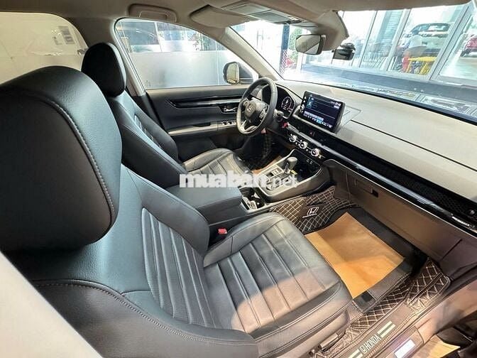 Honda CR-V L . Mua ngày 4/12/25. Odo 8000.Mới Cứng