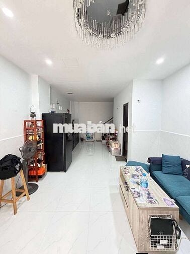 Căn bìa, ko lộ giới, 15m ra hxh, Trệt, 1 lầu, 2p 2wc. Sân trước nhà 5m