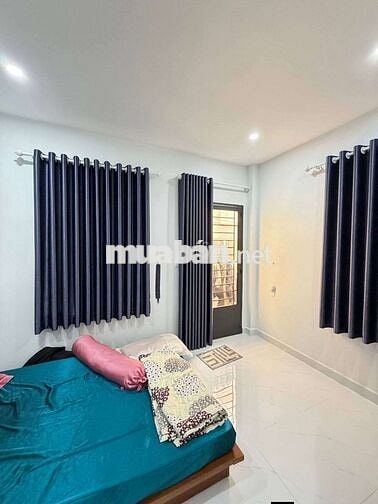 Căn bìa, ko lộ giới, 15m ra hxh, Trệt, 1 lầu, 2p 2wc. Sân trước nhà 5m