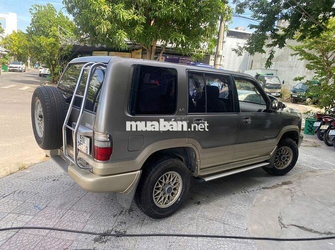 Isuzu Trooper Vàng cát Số sàn