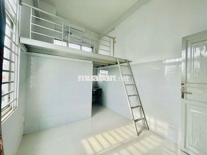 Duplex gác cao 2m có máy lạnh đi bộ qua VLU giá rẻ