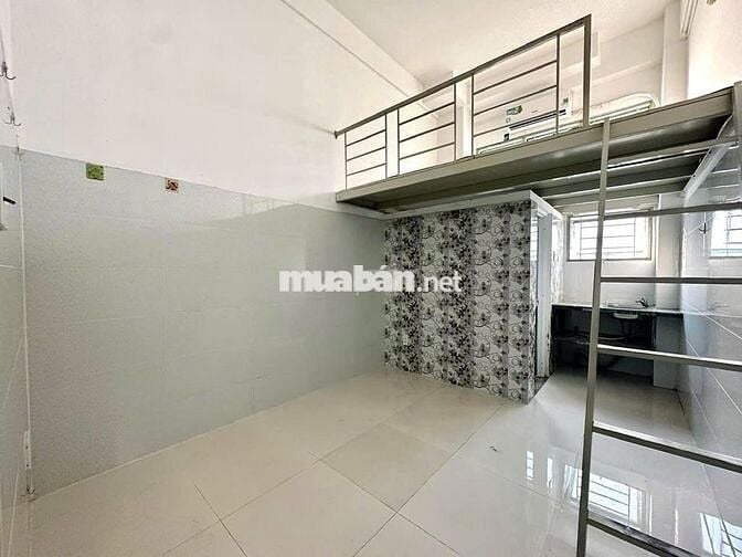Duplex gác cao 2m có máy lạnh đi bộ qua VLU giá rẻ