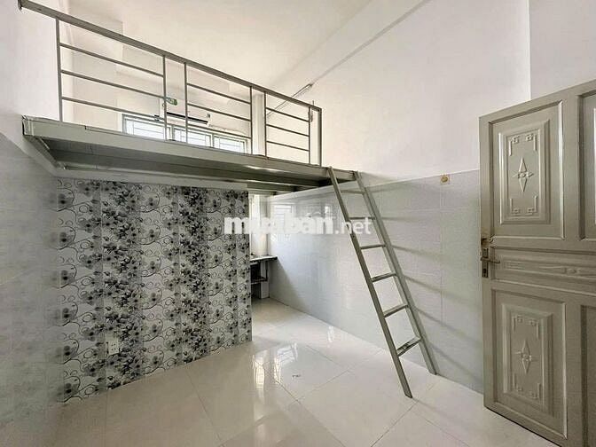 Duplex gác cao 2m có máy lạnh đi bộ qua VLU giá rẻ