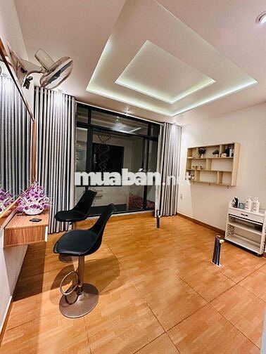 CHO THUÊ NHÀ VĂN PHÒNG MẶT TIỀN HIỀN VƯƠNG - 457m2, 1 TRỆT, 5 LẦU