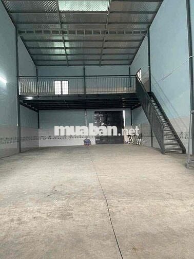 Cho thuê kho 240m2 8x30 Trần cao trống suốt có gách đường xe tải