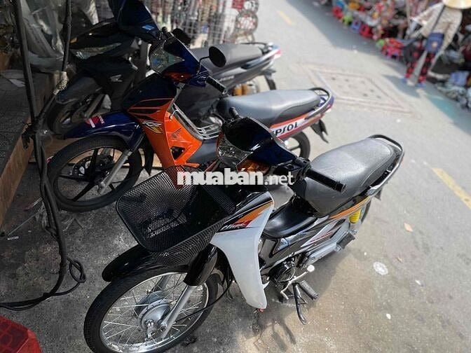 Kẹt tiền cần bán xe mới dọn từ trong ra ngoài