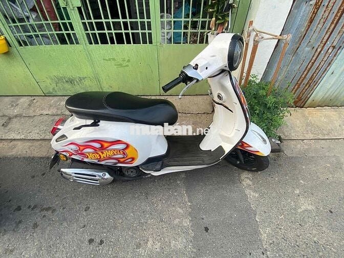 Piaggio Vespa 50 Trắng