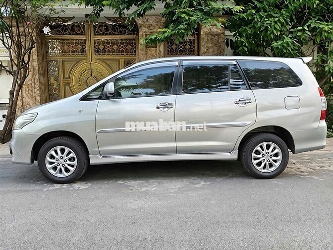 Bán xe Toyota Innova 2.0G số tự động SX 2014