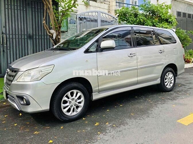 Bán xe Toyota Innova 2.0G số tự động SX 2014