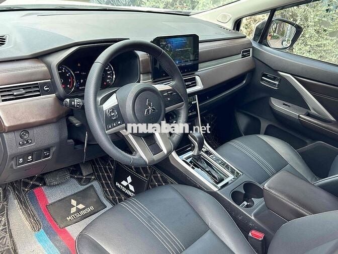 Mitsubishi Xpander Premium 2023 Trắng 25.000km