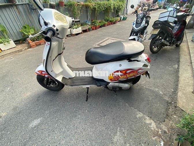 Piaggio Vespa 50 Trắng