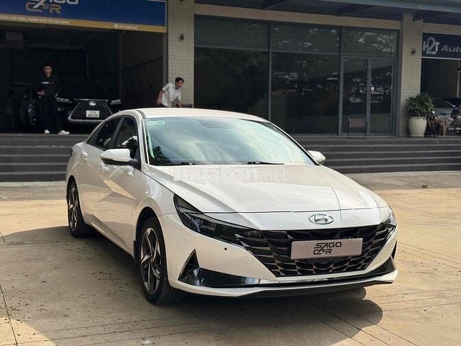 Hyundai Elantra 2.0 Cao Cấp 2024 Trắng 20.000 Km
