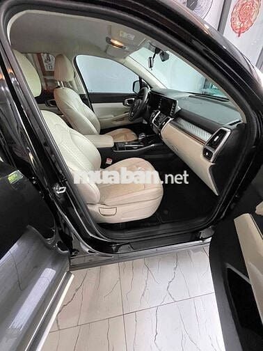 KIA SORETO sx 2021 dầu ,lướt 47.000km 7 chổ, màu đ