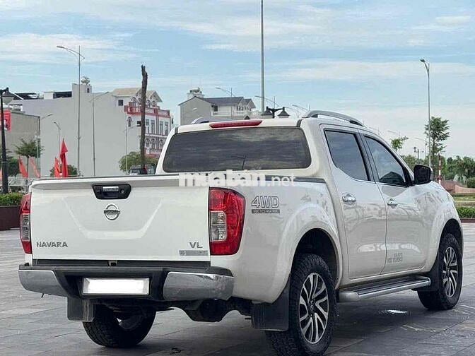 Nissan Navara VL 4X4 2017 Trắng 80000 km