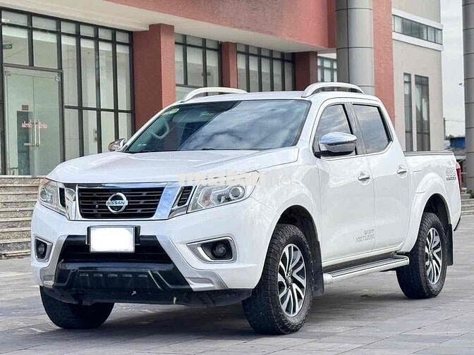 Nissan Navara VL 4X4 2017 Trắng 80000 km