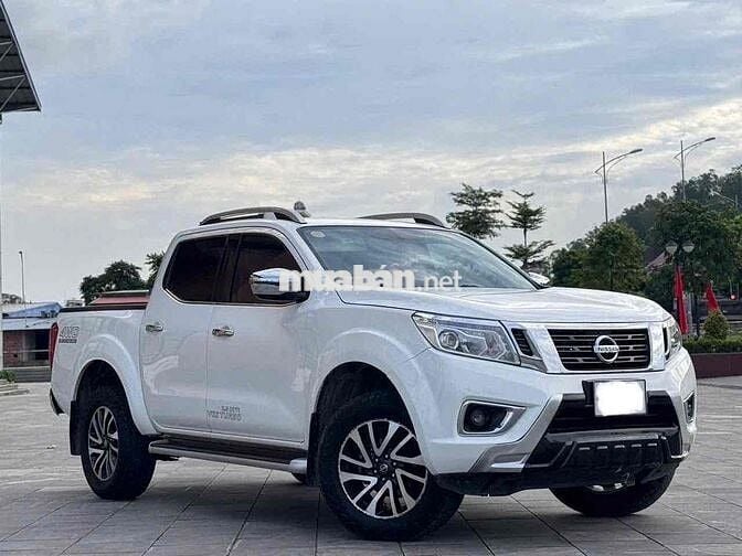 Nissan Navara VL 4X4 2017 Trắng 80000 km