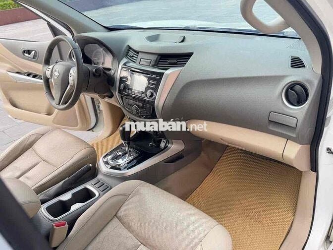 Nissan Navara VL 4X4 2017 Trắng 80000 km