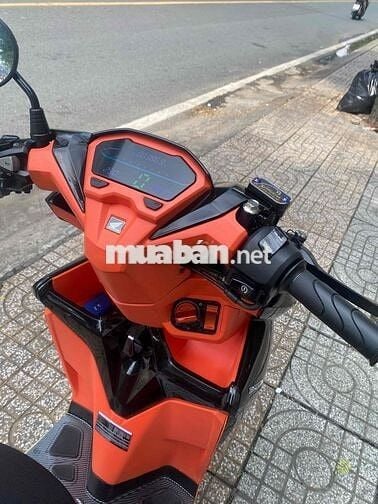 Honda Vario 150 Tự động Đen Cam
