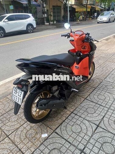 Honda Vario 150 Tự động Đen Cam