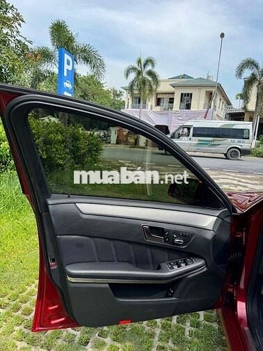 Mercedes-Benz E200 2015 Số điện tử Đỏ