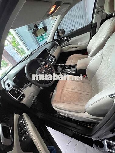 KIA SORETO sx 2021 dầu ,lướt 47.000km 7 chổ, màu đ