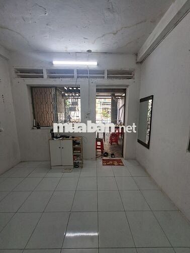 Phòng trống cần cho thuê do thường xuyên đi công tác