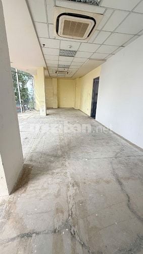 Cho thuê măt bằng văn phòng công ty ngay góc ngã 4