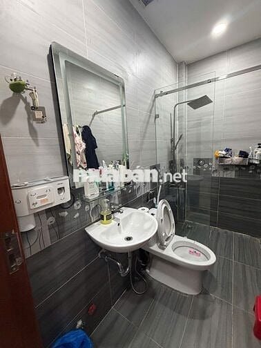 Cho thuê nhà nguyên căn, 3PN - 4WC,có thể làm 4PN or mở Spa hay kd nhỏ