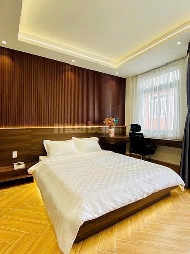 Nhà vuông vức DT 56m2 Hoàng Bật Đạt P15 Q. Tân Bình giá 3tỷ200tr, đang