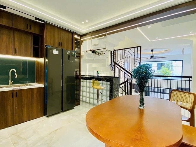 Nhà vuông vức DT 56m2 Hoàng Bật Đạt P15 Q. Tân Bình giá 3tỷ200tr, đang
