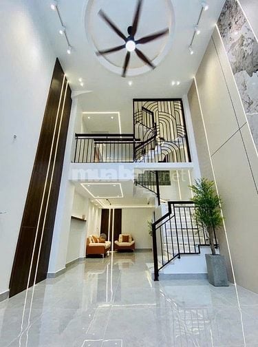 Nhà vuông vức DT 56m2 Hoàng Bật Đạt P15 Q. Tân Bình giá 3tỷ200tr, đang