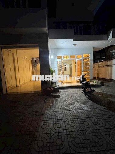 Biệt Thự Bình Lợi 200m², 5PN, Sân Ô Tô Rộng, Giá 40 Triệu
