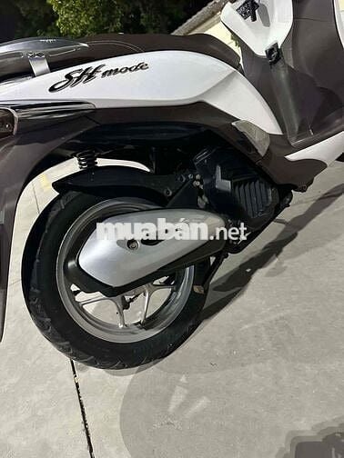 Honda SH Mode Trắng Tự động