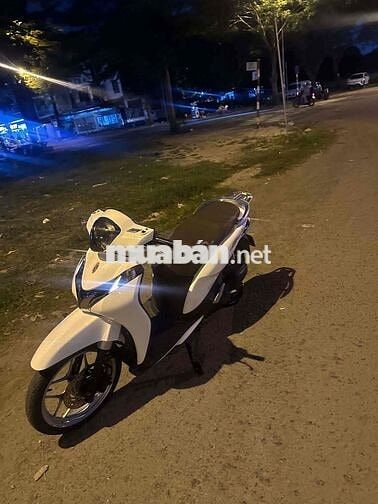 Honda SH Mode Trắng Tự động