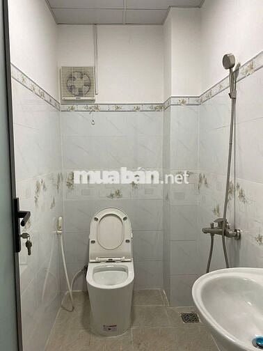CHO THUÊ NHÀ NGUYÊN CĂN TẦNG TRỆT, HẼM XE HƠI – CÓ SÂN ĐẬU Ô TÔ 7 CHỖ