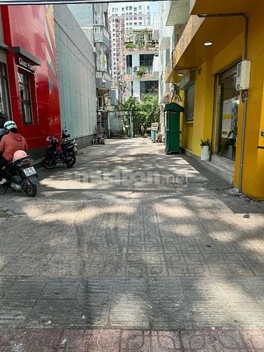 Trần Hưng Đạo, P.1, Q.5, dt: 3 x 10m, 3 tầng, giá 4 tỷ 650.