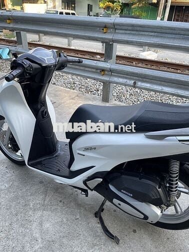 Dư xe cần bán Honda SH 160 2024 Trắng 17000 km